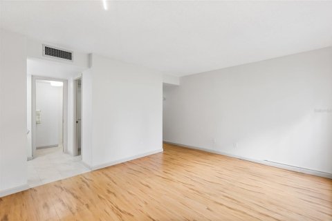 Купить кондоминиум в Тампа, Флорида 9 комнат, 104.98м2, № 2350118 - фото 26
