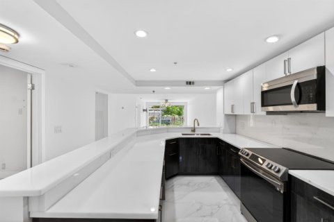 Condo à West Palm Beach, Floride, 2 chambres № 2245998