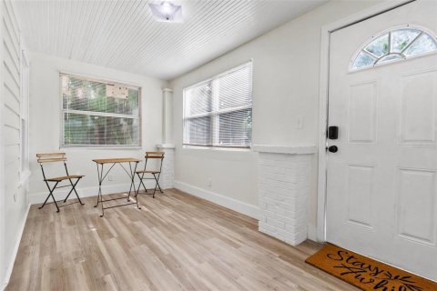 House in Saint Petersburg, Florida 3 bedrooms, 98.1 sq.m. № 1651584 - photo 2