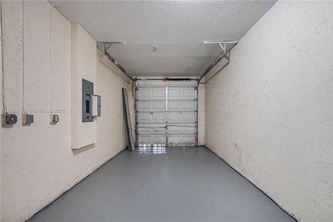 Снять в аренду таунхаус в Флорида-Сити, Флорида 4 спальни, 167.13м2, № 1937720 - фото 14