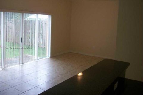 Adosado en alquiler en Florida City, Florida, 4 dormitorios, 167.13 m2 № 1937720 - foto 2