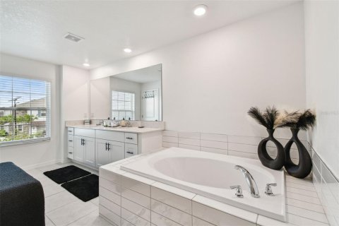 Снять в аренду таунхаус в Сан-Антонио, Флорида 10 комнат, 215.44м2, № 1808954 - фото 18