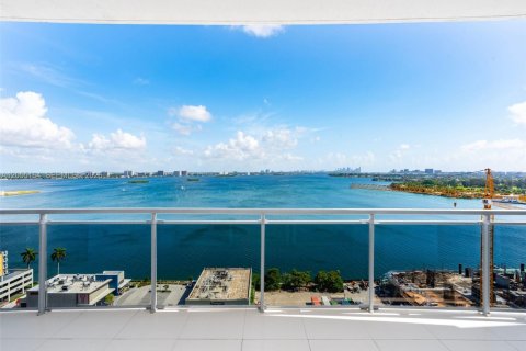 Copropriété à louer à North Bay Village, Floride: 2 chambres, 161.19 m2 № 2244861 - photo 2