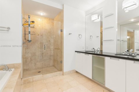 Copropriété à louer à North Bay Village, Floride: 2 chambres, 161.19 m2 № 2244861 - photo 23
