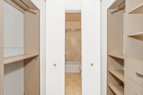 Copropriété à louer à North Bay Village, Floride: 2 chambres, 161.19 m2 № 2244861 - photo 27