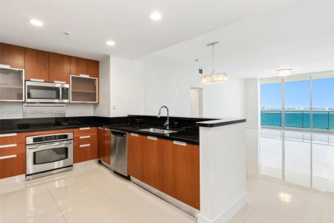 Copropriété à louer à North Bay Village, Floride: 2 chambres, 161.19 m2 № 2244861 - photo 12