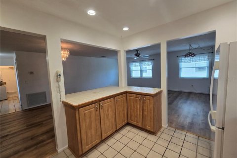 Condominio en venta en Saint Petersburg, Florida, 2 dormitorios, 115.66 m2 № 2099975 - foto 17