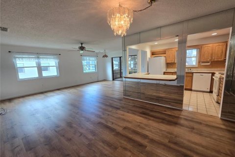 Condominio en venta en Saint Petersburg, Florida, 2 dormitorios, 115.66 m2 № 2099975 - foto 10