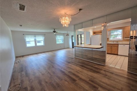 Condominio en venta en Saint Petersburg, Florida, 2 dormitorios, 115.66 m2 № 2099975 - foto 15
