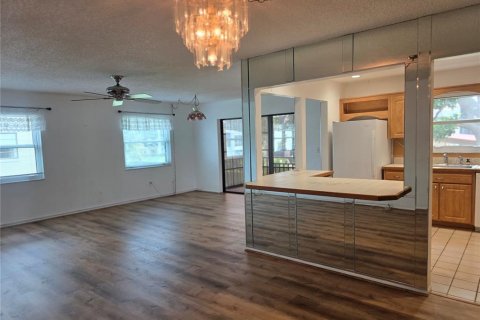 Condominio en venta en Saint Petersburg, Florida, 2 dormitorios, 115.66 m2 № 2099975 - foto 14