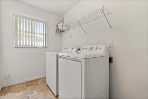 Casa en alquiler en Kissimmee, Florida, 6 dormitorios, 246.93 m2 № 1841898 - foto 29