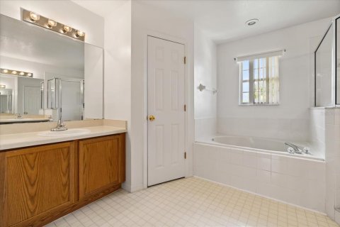 Casa en alquiler en Kissimmee, Florida, 6 dormitorios, 246.93 m2 № 1841898 - foto 22