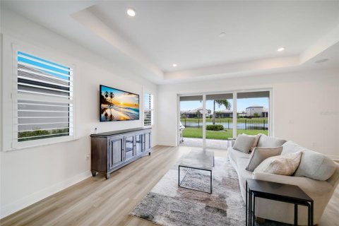 House in Bradenton, Florida 4 bedrooms, 343.46 sq.m. № 2312755 - photo 21
