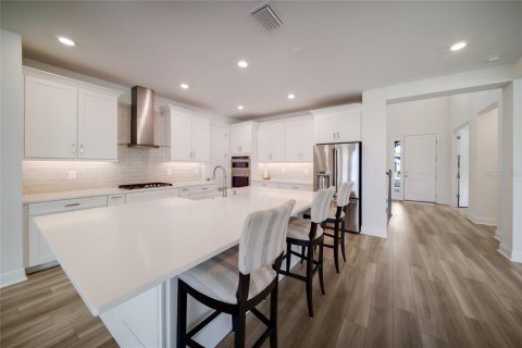 House in Bradenton, Florida 4 bedrooms, 343.46 sq.m. № 2312755 - photo 9