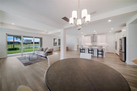 House in Bradenton, Florida 4 bedrooms, 343.46 sq.m. № 2312755 - photo 8