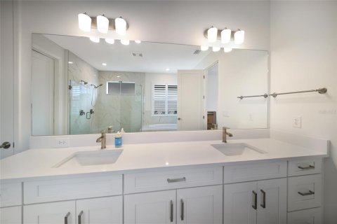House in Bradenton, Florida 4 bedrooms, 343.46 sq.m. № 2312755 - photo 26