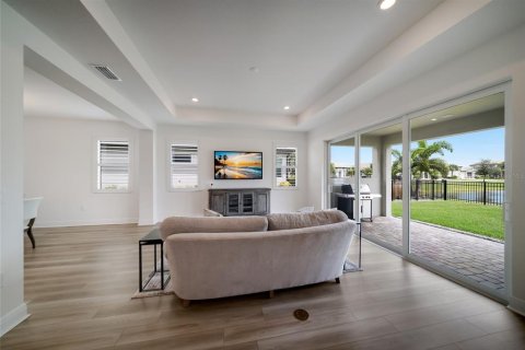 House in Bradenton, Florida 4 bedrooms, 343.46 sq.m. № 2312755 - photo 22
