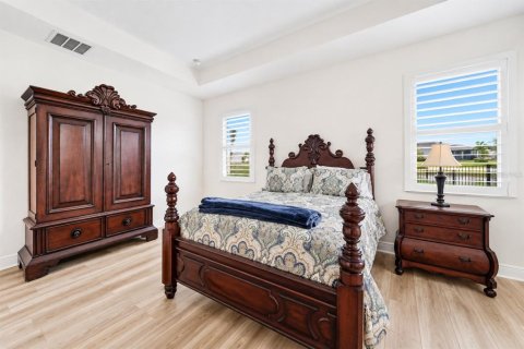 House in Bradenton, Florida 4 bedrooms, 343.46 sq.m. № 2312755 - photo 24