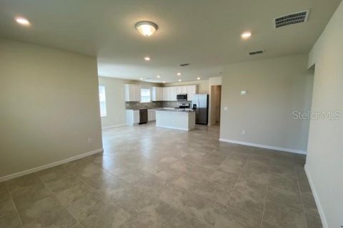 Casa en alquiler en Davenport, Florida, 4 dormitorios, 173.26 m2 № 1866458 - foto 2