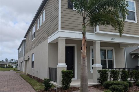 House in New Smyrna Beach, Florida 4 bedrooms, 192.31 sq.m. № 1440748 - photo 2