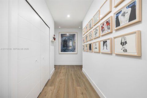 Adosado en venta en Miami, Florida, 4 dormitorios, 267.65 m2 № 2434209 - foto 20