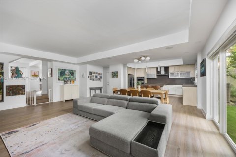 Adosado en venta en Miami, Florida, 4 dormitorios, 267.65 m2 № 2434209 - foto 18