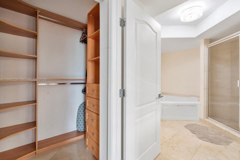 Copropriété à louer à Sunny Isles Beach, Floride: 3 chambres, 134.62 m2 № 1999547 - photo 30