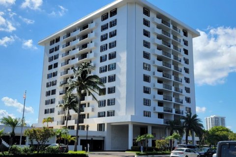 Condo in North Palm Beach, Florida, 2 bedrooms  № 1207413 - photo 1