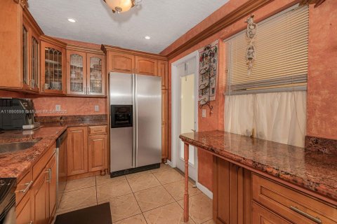 Condominio en venta en Lauderdale Lakes, Florida, 2 dormitorios, 101.08 m2 № 2034680 - foto 4