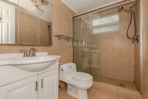 Condominio en venta en Lauderdale Lakes, Florida, 2 dormitorios, 101.08 m2 № 2034680 - foto 18