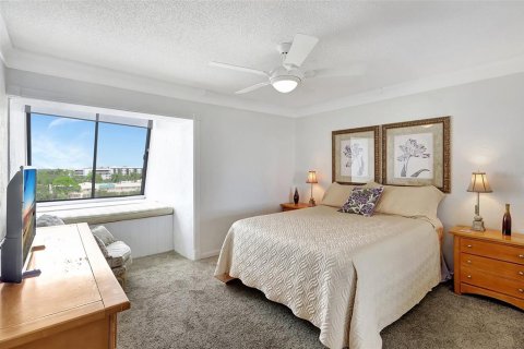 Condo in Sarasota, Florida, 2 bedrooms  № 1734503 - photo 22