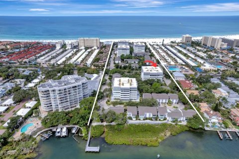 Condo in Sarasota, Florida, 2 bedrooms  № 1734503 - photo 1