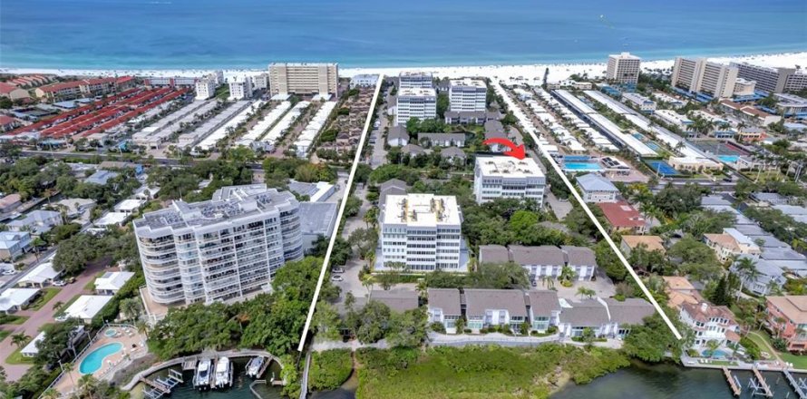 Condo in Sarasota, Florida, 2 bedrooms  № 1734503
