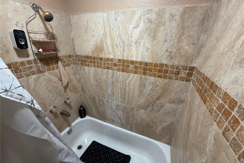 Adosado en venta en Tampa, Florida, 3 dormitorios, 113.15 m2 № 1524000 - foto 11