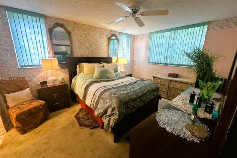 Condominio en venta en Pembroke Pines, Florida, 2 dormitorios, 79.15 m2 № 1928283 - foto 18