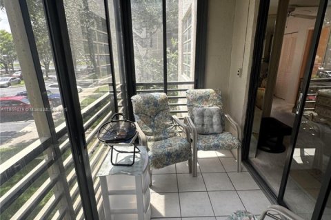 Condominio en venta en Pembroke Pines, Florida, 2 dormitorios, 79.15 m2 № 1928283 - foto 5
