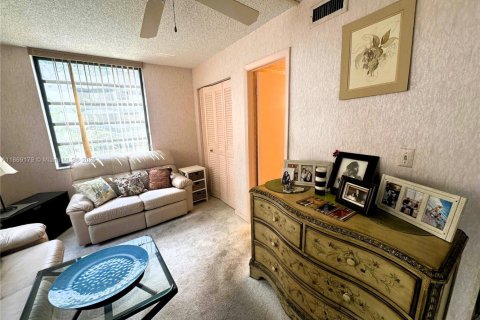 Condominio en venta en Pembroke Pines, Florida, 2 dormitorios, 79.15 m2 № 1928283 - foto 10