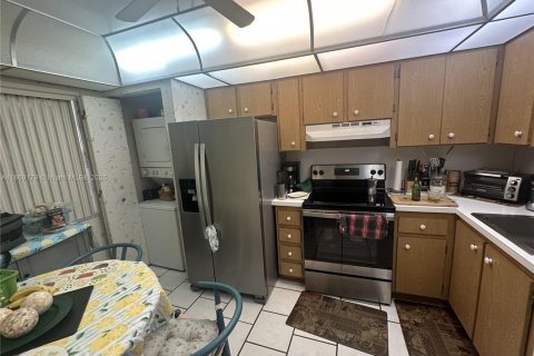 Condominio en venta en Pembroke Pines, Florida, 2 dormitorios, 79.15 m2 № 1928283 - foto 14