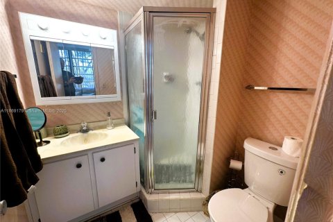 Condominio en venta en Pembroke Pines, Florida, 2 dormitorios, 79.15 m2 № 1928283 - foto 11