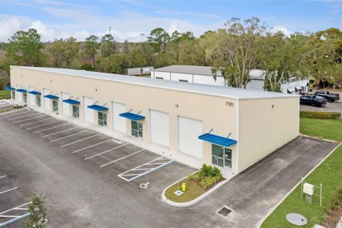 Commercial property in Groveland, Florida № 2195415 - photo 3