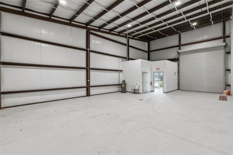 Commercial property in Groveland, Florida № 2195415 - photo 6