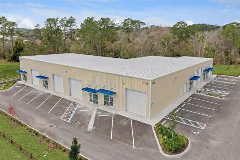 Commercial property in Groveland, Florida № 2195415 - photo 2