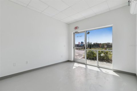 Commercial property in Groveland, Florida № 2195415 - photo 12