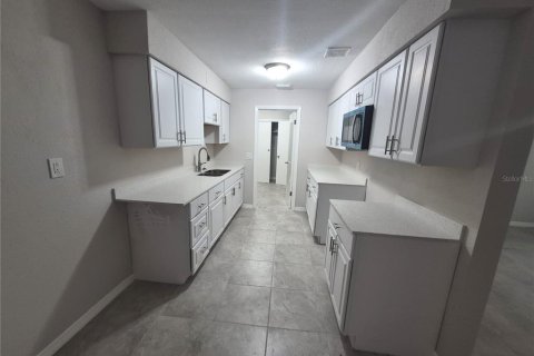 House in Beverly Hills, Florida 4 bedrooms, 83.61 sq.m. № 2115523 - photo 5