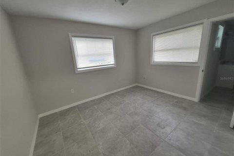 House in Beverly Hills, Florida 4 bedrooms, 83.61 sq.m. № 2115523 - photo 13