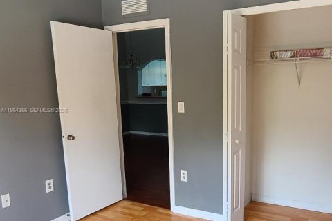 Condominio en alquiler en Homestead, Florida, 2 dormitorios, 75.72 m2 № 2027342 - foto 9