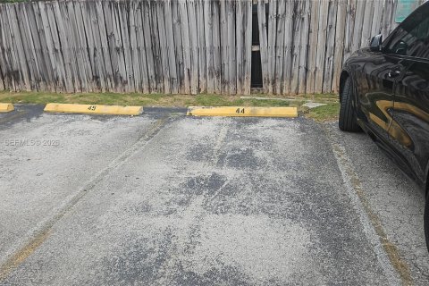 Copropriété à louer à Miami, Floride: 1 chambre, 58.71 m2 № 2010899 - photo 11