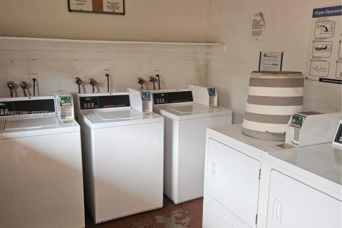 Copropriété à louer à Miami, Floride: 1 chambre, 58.71 m2 № 2010899 - photo 10