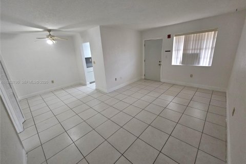 Copropriété à louer à Miami, Floride: 1 chambre, 58.71 m2 № 2010899 - photo 3