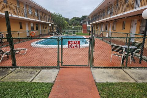 Copropriété à louer à Miami, Floride: 1 chambre, 58.71 m2 № 2010899 - photo 9